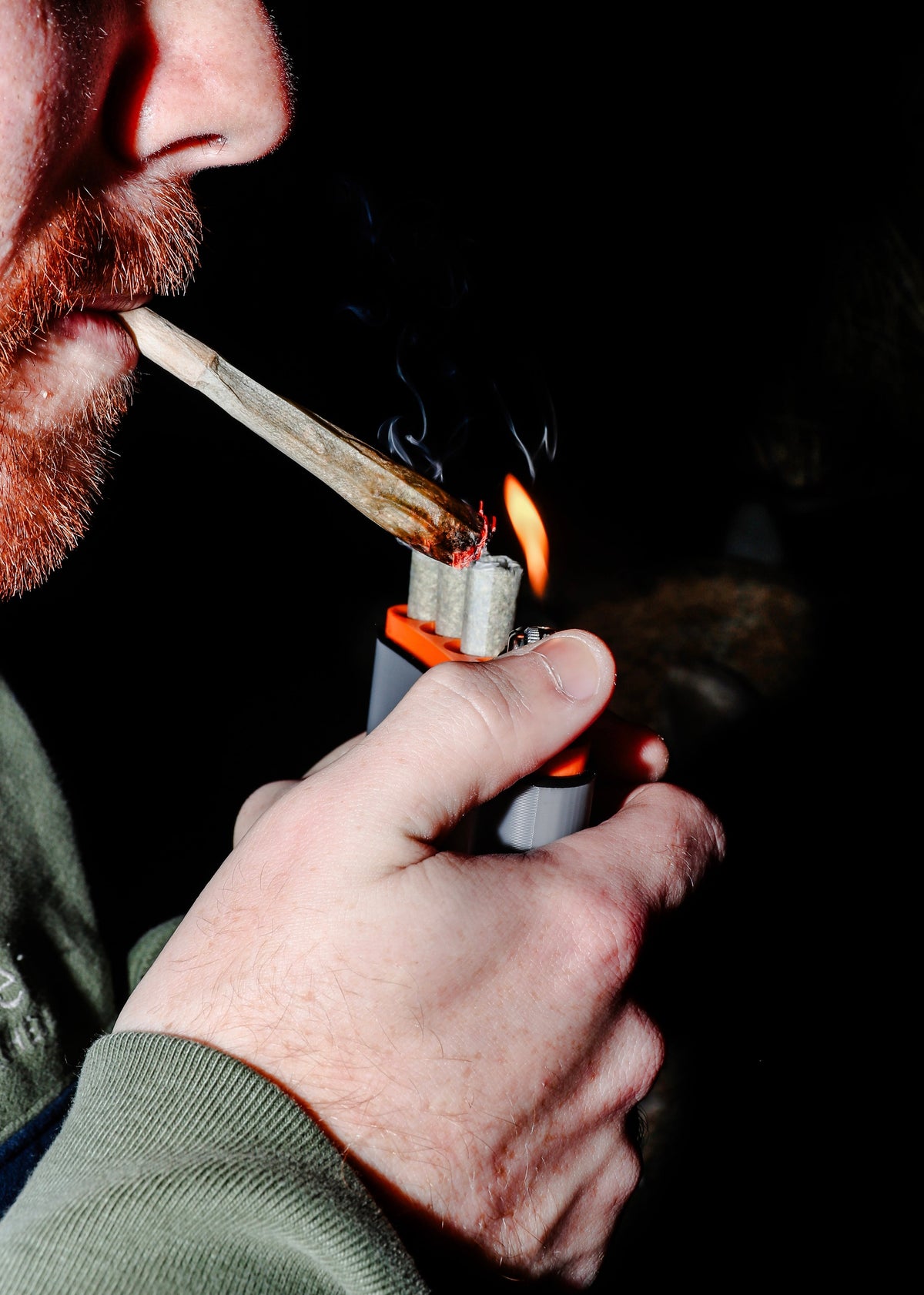 Elevate Your Outdoor Smoke Session: Travel-Friendly Smoking Gear Essentials - BudBud Supply Co.